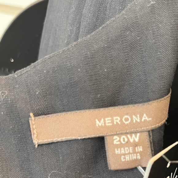 CUTE PLUS SIZE Y2K NAVY DRESS W/ Decorative Buttons - Picture 4 of 5